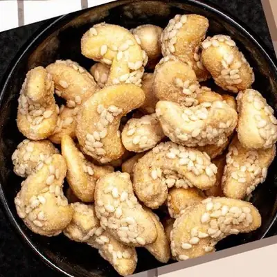 Cashew Honey Sesame from AMRG Khari Baoli Wale