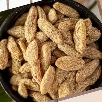 Kala Khatta Swaad Kishmish from AMRG Khari Baoli Wale